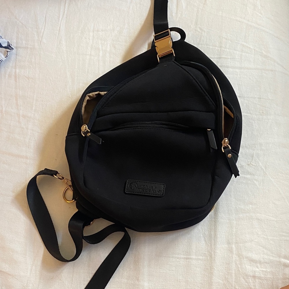 Sarah Wells Allie Breast Pump Sling Bag (Black)